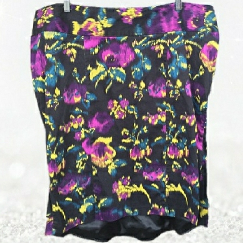 Torrid stretchy hi lo pencil skirt